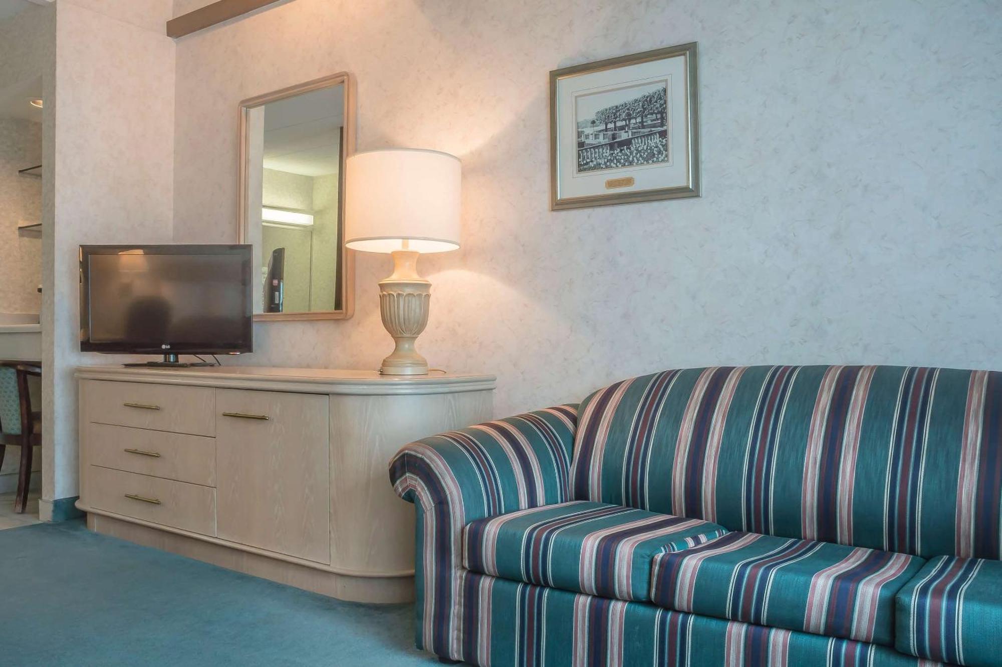Rodeway Inn Fallsview Niagara Falls Zewnętrze zdjęcie